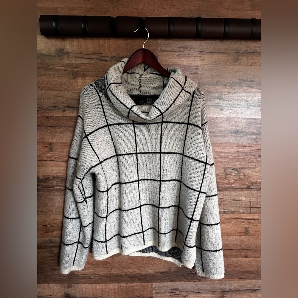 Cozy Grid Pattern Sweater